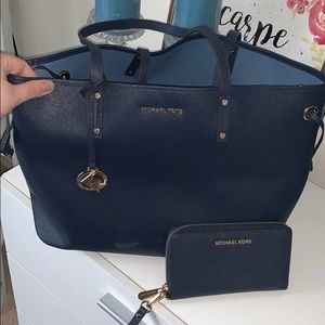 Michael kors tote and wallet bundle